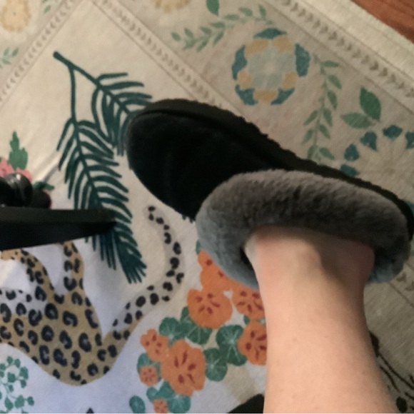 UGG WOMENS CLUGGETTE black and gray slippers - Picture 11 of 16